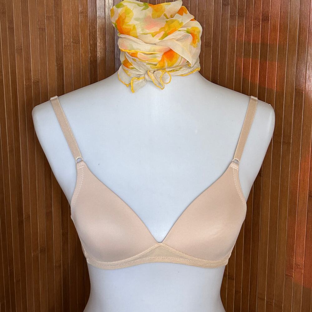 Wacoal Nude Beige Softcup Wireless Contour Bra Style Size 32A